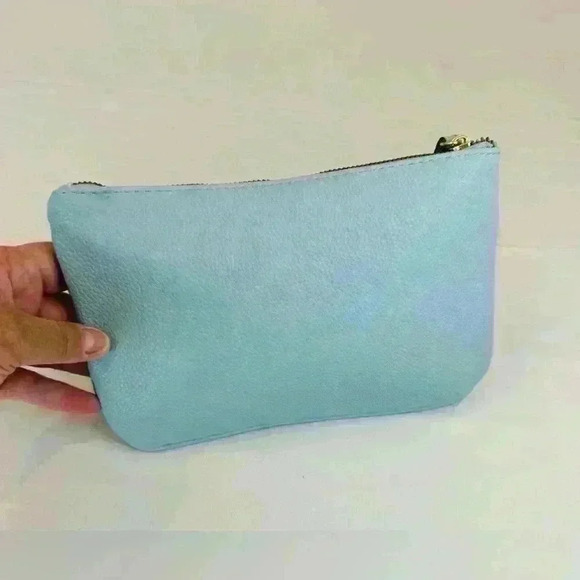 Light blue vegan leather and straw purse, with gold hardware. NWOT. - Picture 4 of 7